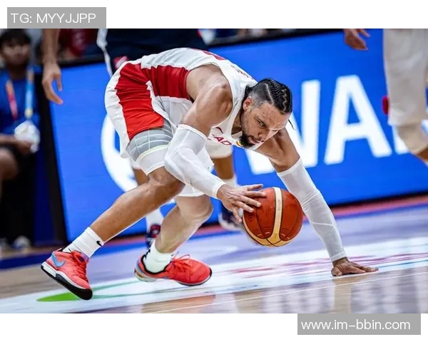 乌布雷拼劲十足全场表现出色贡献17分11板三分命中率高达60